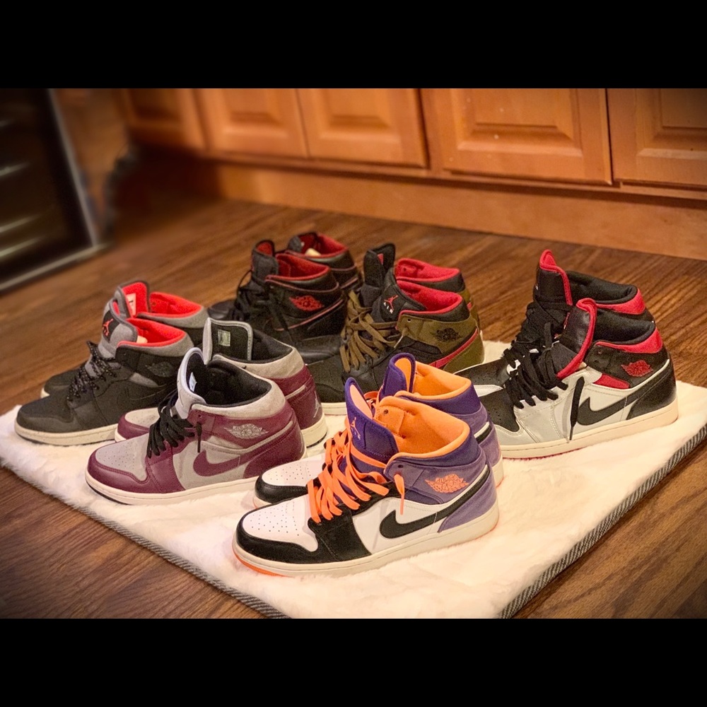 Assorted Jordan 1’s Mid